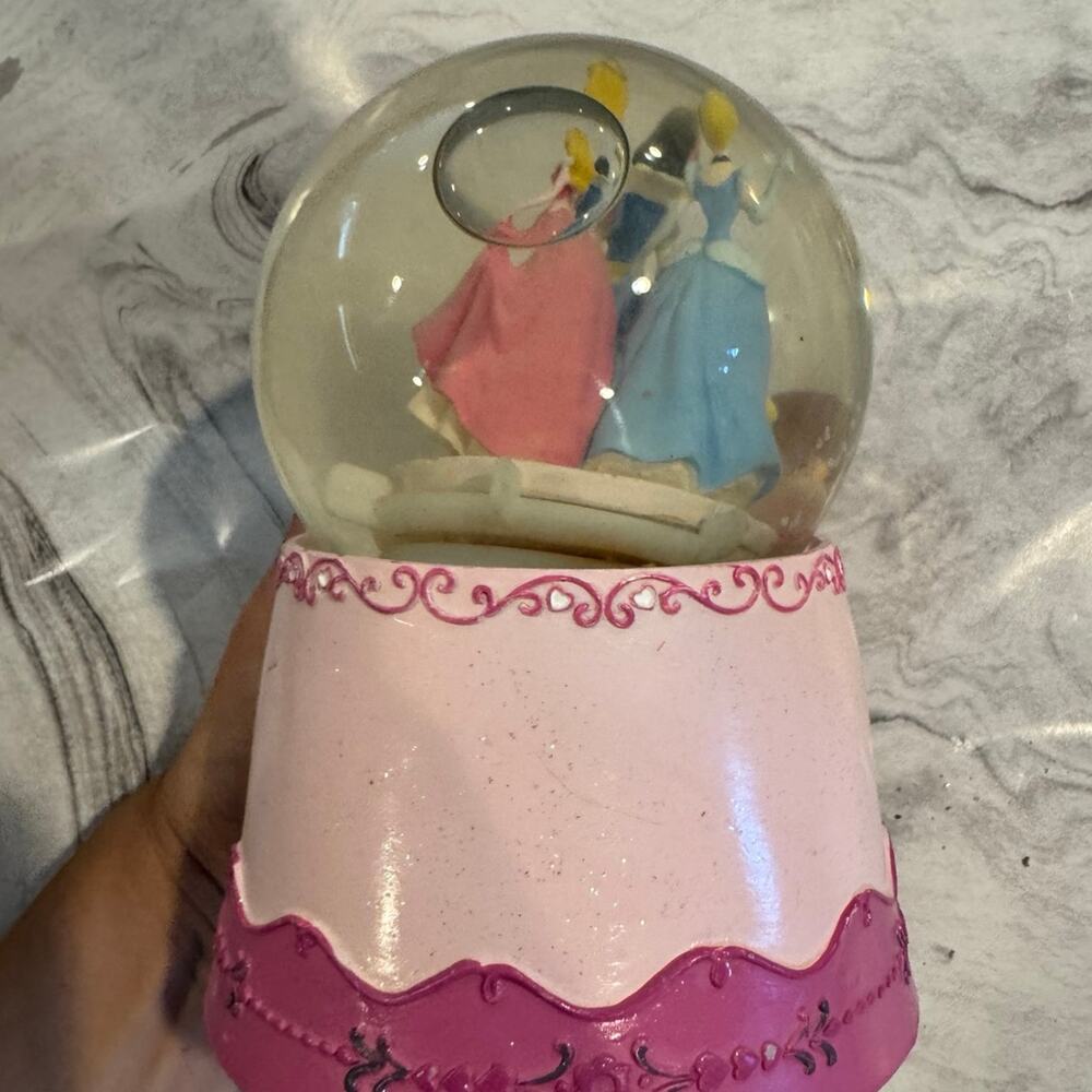 Disney Princess Snow globe - Picture 3 of 4